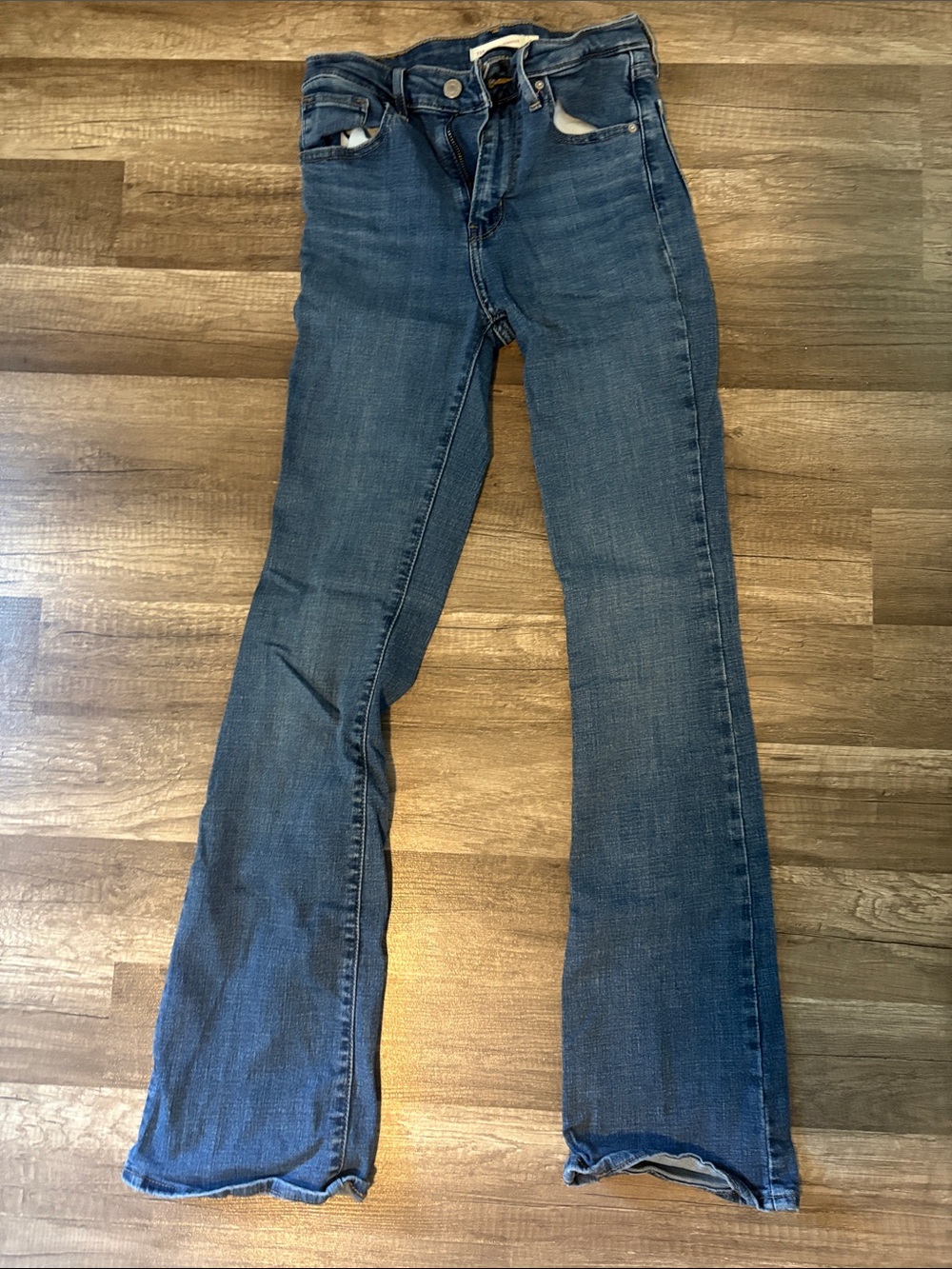 Levi 725 High Rise Bootcut Jeans